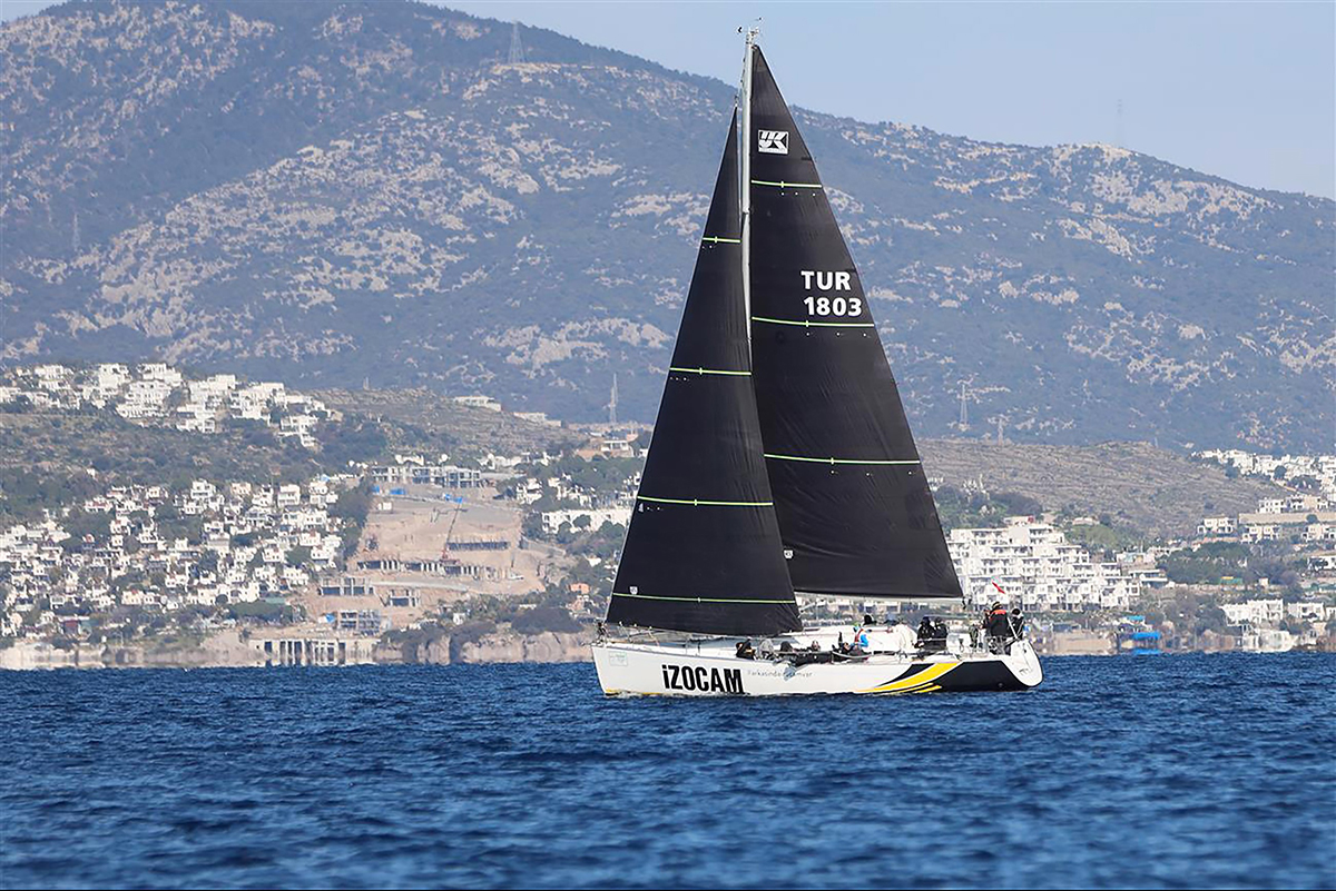 İzocam Yelken Takımı,  BAYK Bodrum Kış Trofesi’nin ikinci ayağında 2’nci oldu