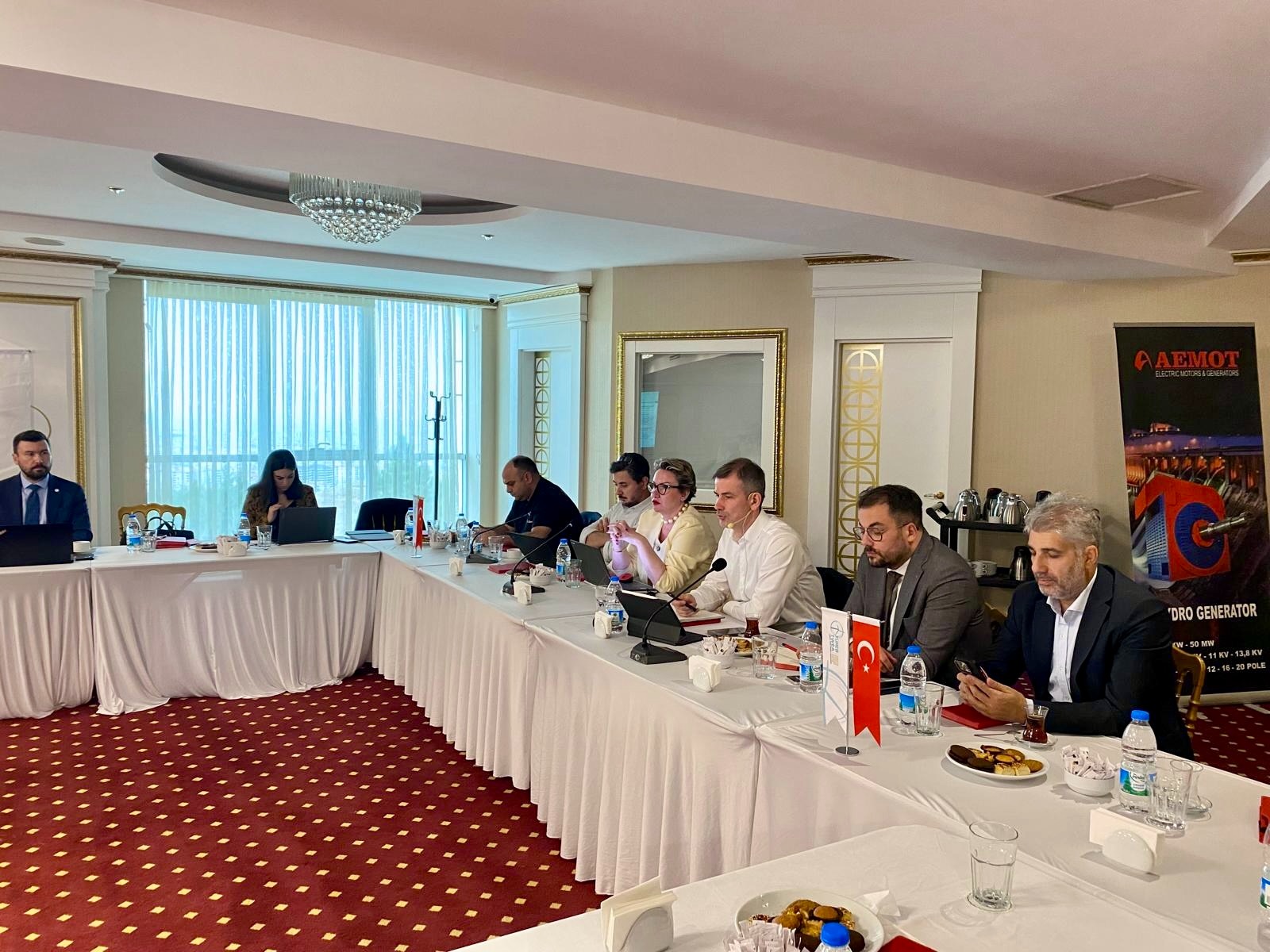 TÜREB YÖNETİMİ AKSARAY’DA ÖNEMLİ ZİYARETLER GERÇEKLEŞTİRDİ