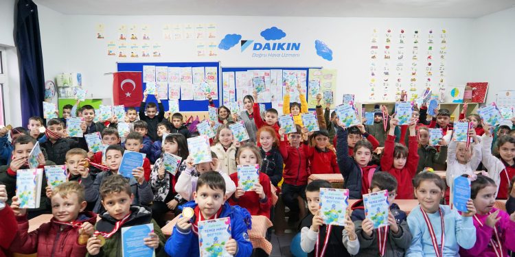 DAIKIN TEMİZ HAVA BİLİNCİNİ YAYMAYA DEVAM EDİYOR! 5 YENİ OKULDA DAHA TEMİZ HAVA SINIFI